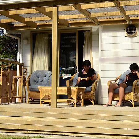 Tony'S Lodge Turangi Exterior photo